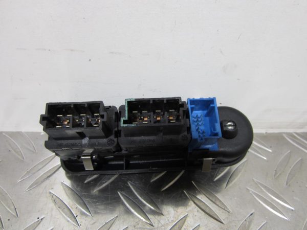 Interrupteur de leve vitre avant gauche PEUGEUT 406 COUPE – 6552QW