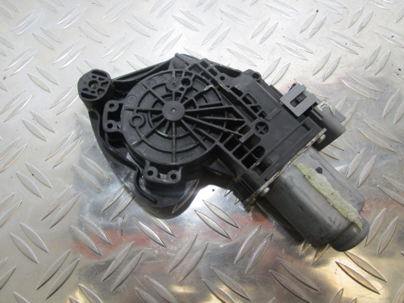 Moteur leve vitre avant droit CITROEN C4 2 PHASE 1 – 402276J