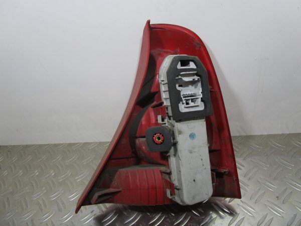 Feu arriere principal gauche (feux) RENAULT CLIO 2 PHASE 2 – 8200071413