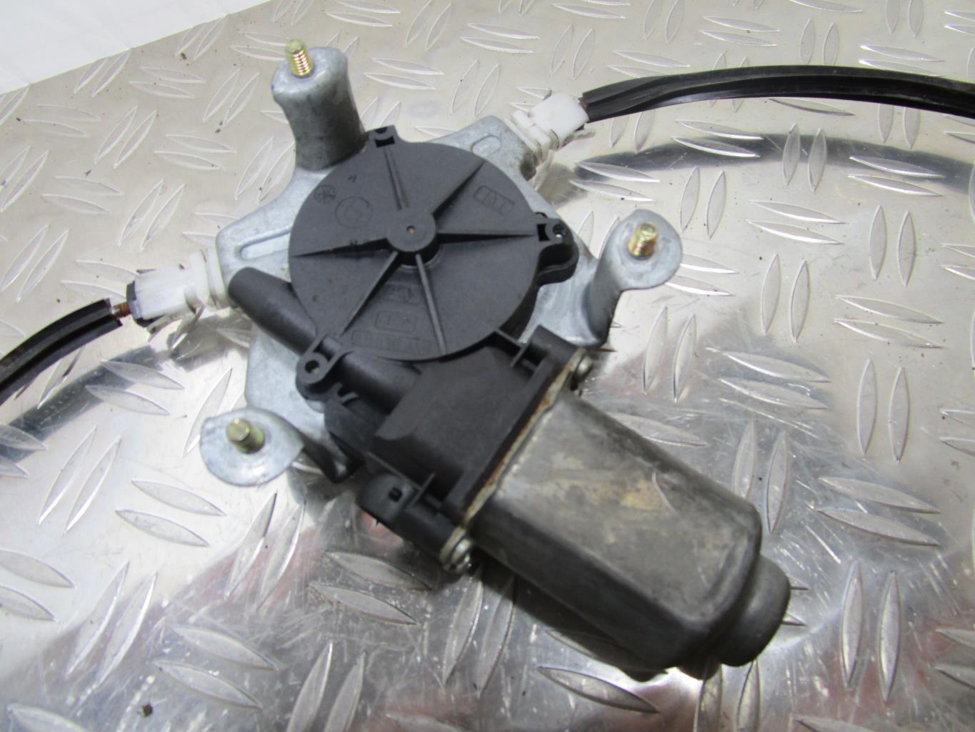 Leve vitre electrique avant gauche RENAULT CLIO 2 PHASE 2 – 7700842247