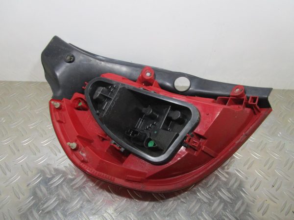 Feu arriere principal droit (feux) RENAULT CLIO 3 – 8200776050