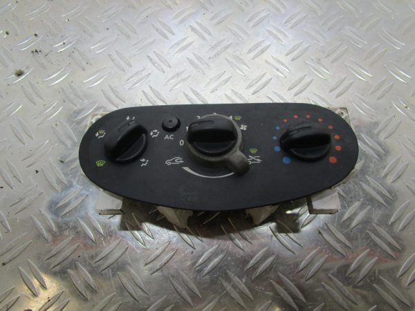 Commande chauffage DACIA SANDERO 1 – n106278b