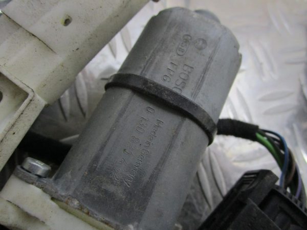 Leve vitre electrique avant droit MERCEDES CLASSE CLS 219 PHASE 1 – 0130821432