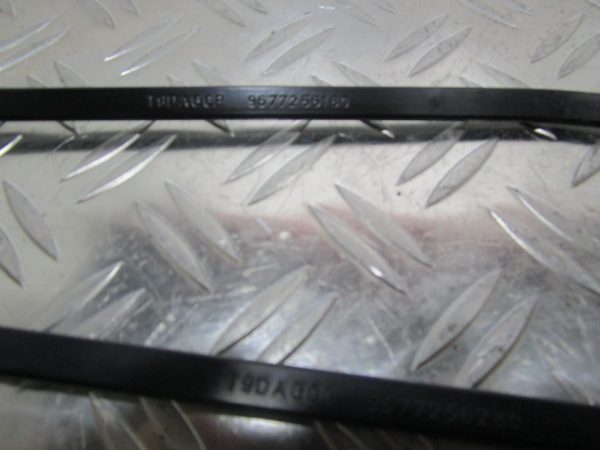 Bras essuie glace avant PEUGEOT 308 2 PHASE 1 – 9677256280 / 9677256180
