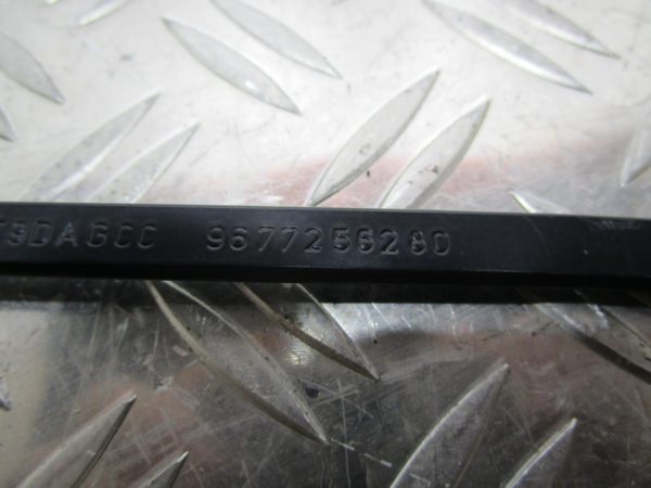 Bras essuie glace avant PEUGEOT 308 2 PHASE 1 – 9677256280 / 9677256180