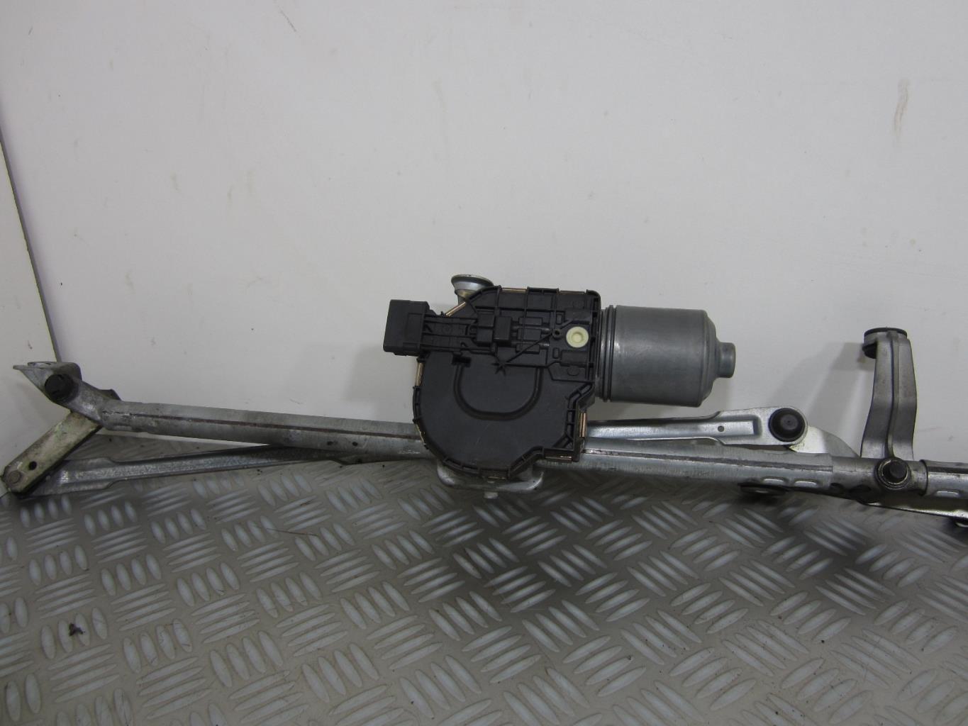 Moteur essuie glace avant PEUGEOT 308 1 – 3397021099 / 9684806680