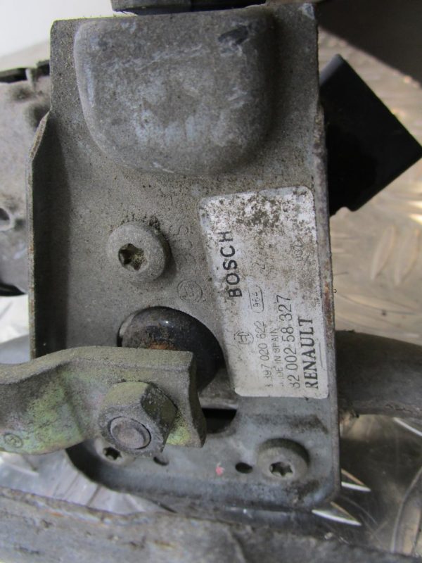 Moteur essuie glace avant RENAULT CLIO 2 PHASE 2 – 0390241535