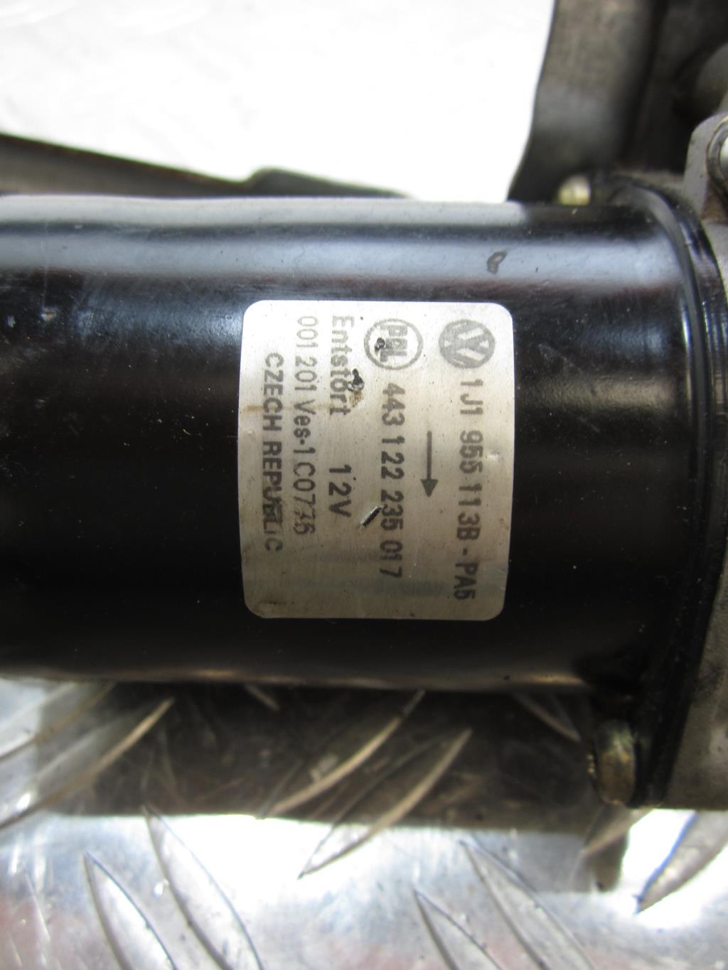 Moteur essuie glace avant VOLKSWAGEN GOLF 4 – 1j1955113b