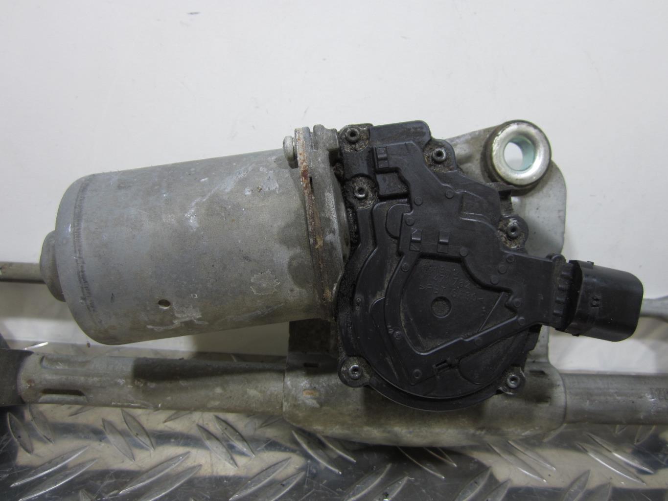 Moteur essuie glace avant TOYOTA YARIS 1 PHASE 2 – 851100D020