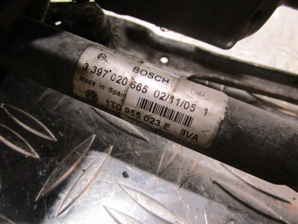 Moteur essuie glace avant gauche VOLKSWAGEN TOURAN 1 PHASE 1 – 3397020665