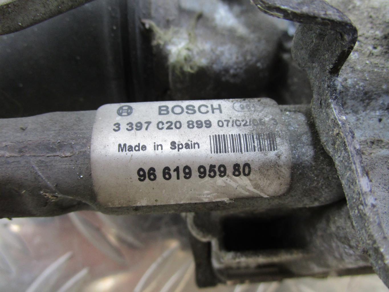 Moteur essuie glace avant droit PEUGEOT 407 COUPE – 3397020899