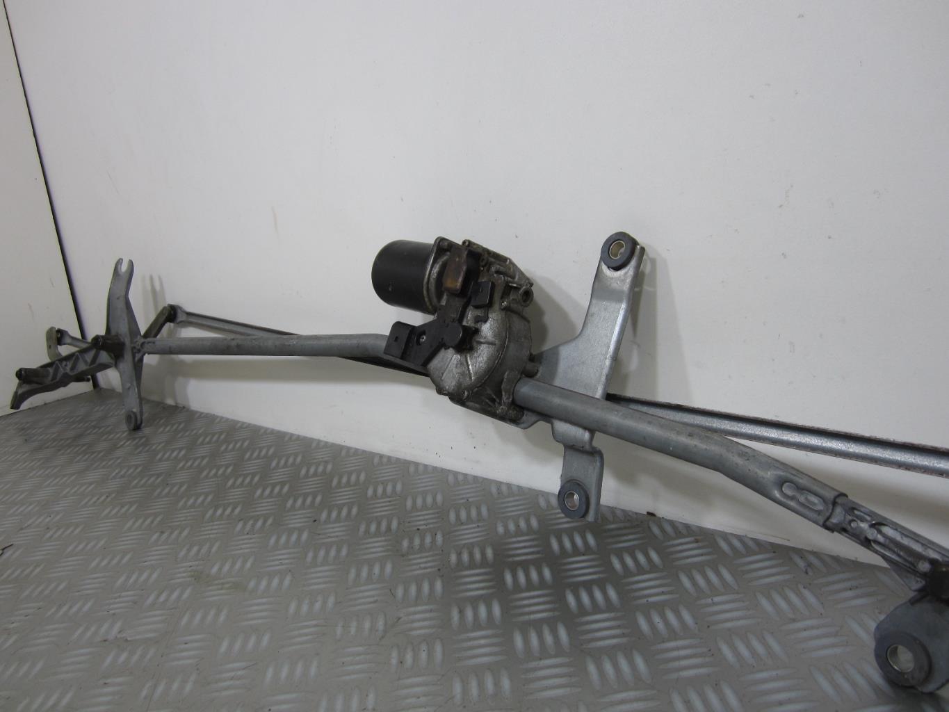 Moteur essuie glace avant MERCEDES VITO 639 – A6398200140 / 404751