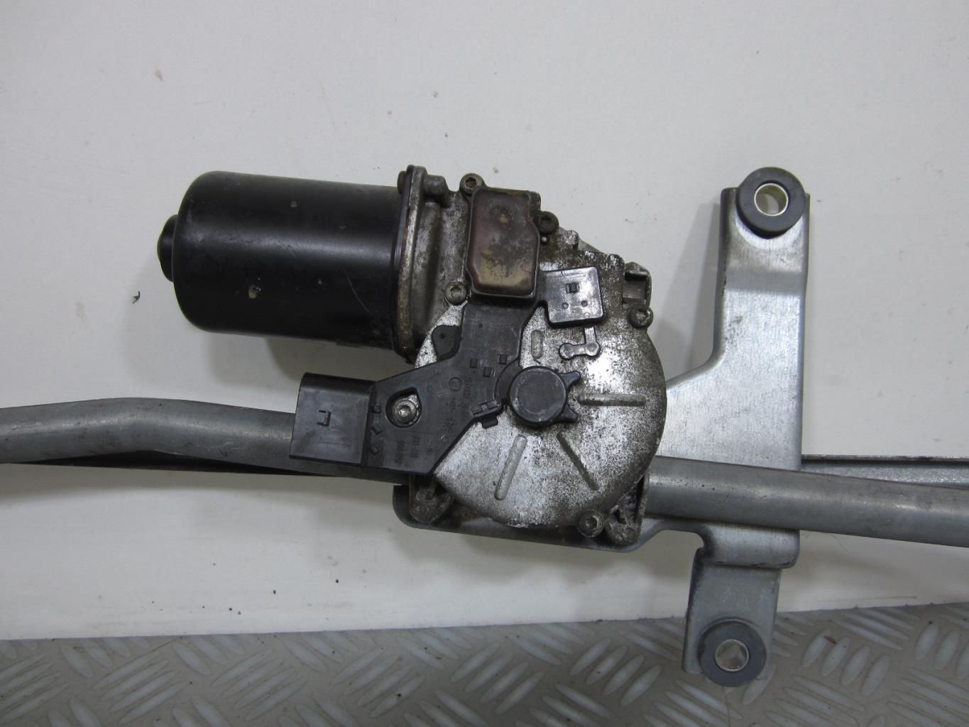 Moteur essuie glace avant MERCEDES VITO 639 – A6398200140 / 404751