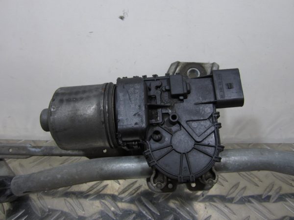 Moteur essuie glace avant OPEL ASTRA H PHASE 1 – 0390241538