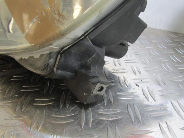 Optique avant principal gauche (feux)(phare) TOYOTA PRIUS 2 – 8113047181