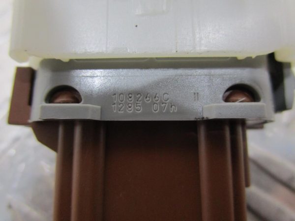 Interrupteur de leve vitre avant droit RENAULT CLIO 3 PHASE 2 – 108266c