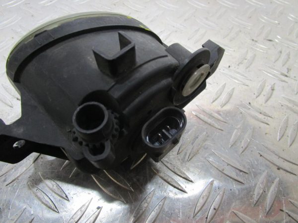 Anti brouillard gauche (feux) RENAULT CLIO 4 PHASE 1 – 8200002469