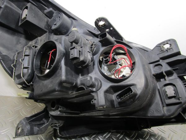 Optique avant principal gauche (feux)(phare) RENAULT CLIO 3 PHASE 1 – 8200261610