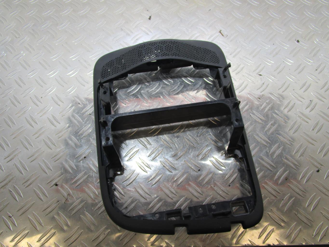 Console central (interieur plastique) RENAULT CLIO 4 PHASE 1 – 681046679r