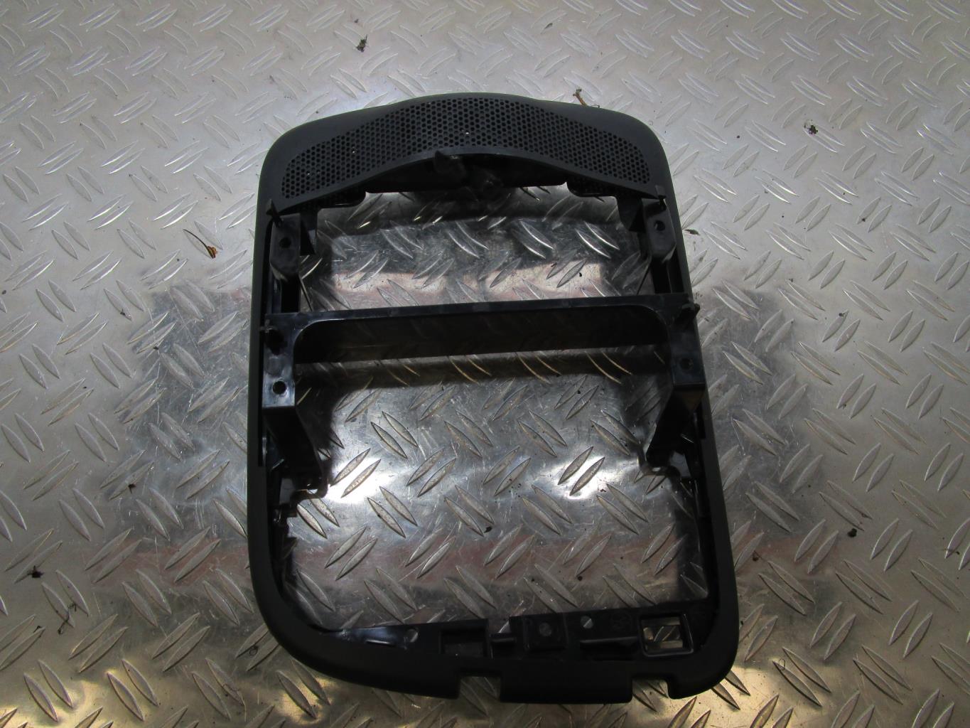 Console central (interieur plastique) RENAULT CLIO 4 PHASE 1 – 681043537r