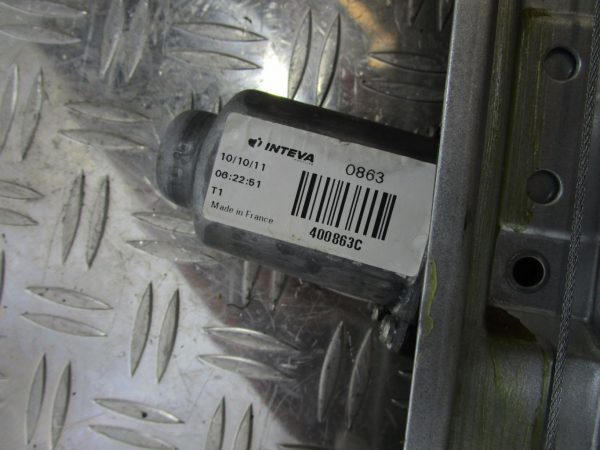 Leve vitre electrique arriere droit RENAULT CLIO 3 PHASE 2 – 8200291153