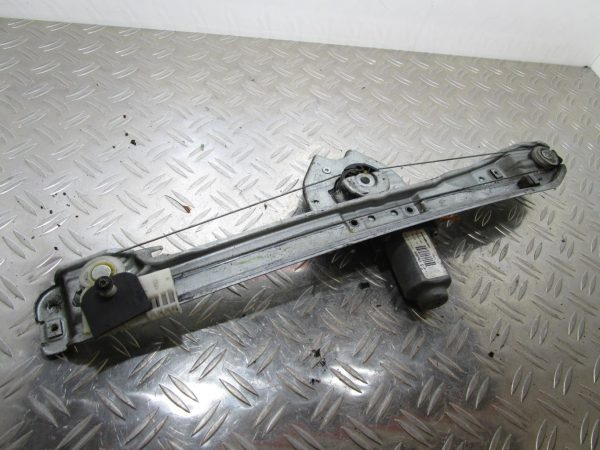 Leve vitre electrique arriere droit RENAULT CLIO 3 PHASe 1 – 8200291153