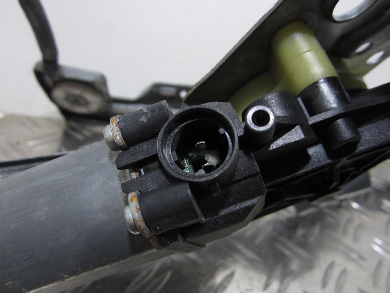 Leve vitre electrique avant gauche RENAULT KANGOO 2 PHASE 1 –  402087A