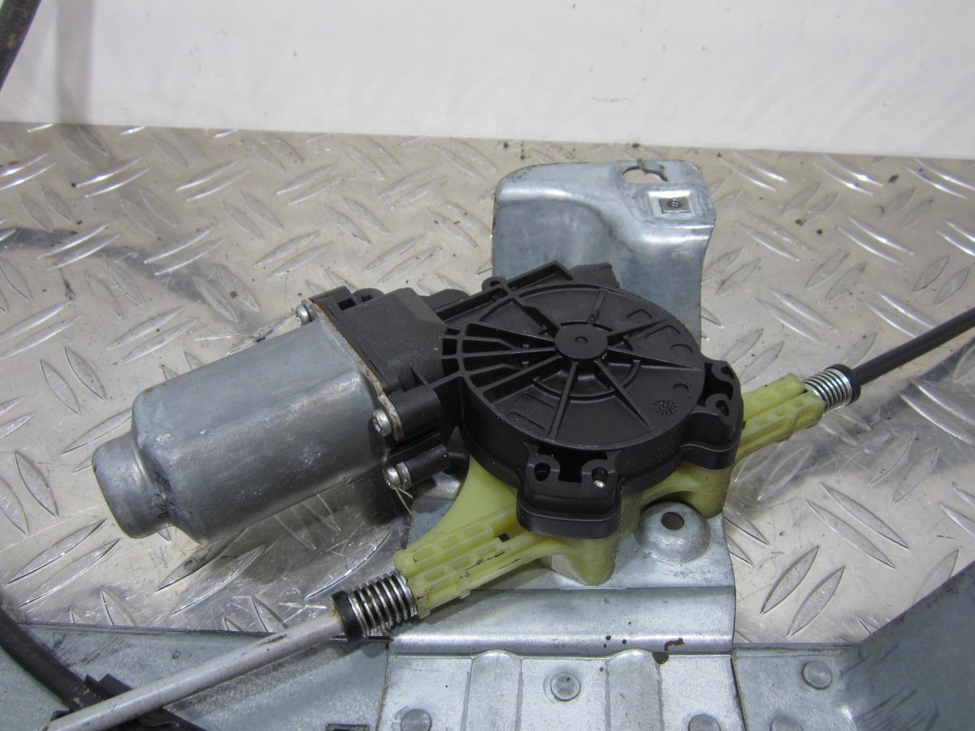 Leve vitre electrique avant gauche RENAULT KANGOO 2 PHASE 1 –  402087A