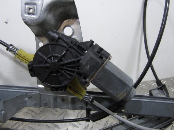 Leve vitre electrique avant droit RENAULT KANGOO 2 PHASE 1 – 402086A
