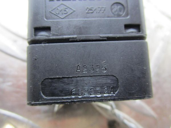 Bouton de warning DACIA DUSTER 1 PHASE 1 – 602232A