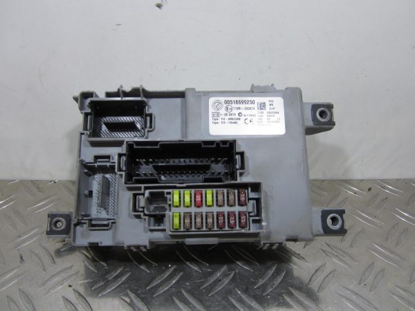 Porte fusible FIAT PUNTO EVO 3 – 00518699250