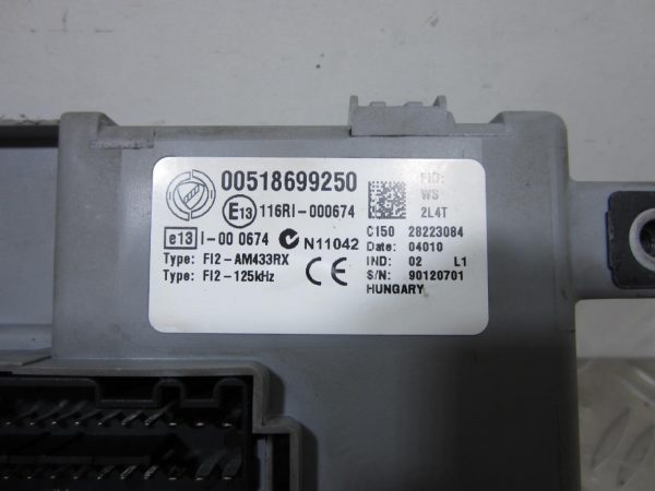 Porte fusible FIAT PUNTO EVO 3 – 00518699250