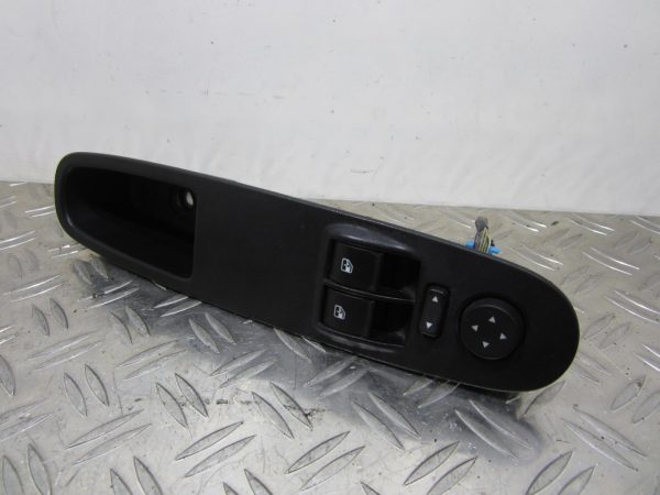 Interrupteur de leve vitre avant gauche FIAT PUNTO EVO 3 – 735500050