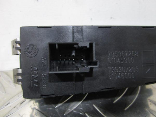Bouton/Ineterrupteur FIAT PUNTO EVO 3 – 735367269
