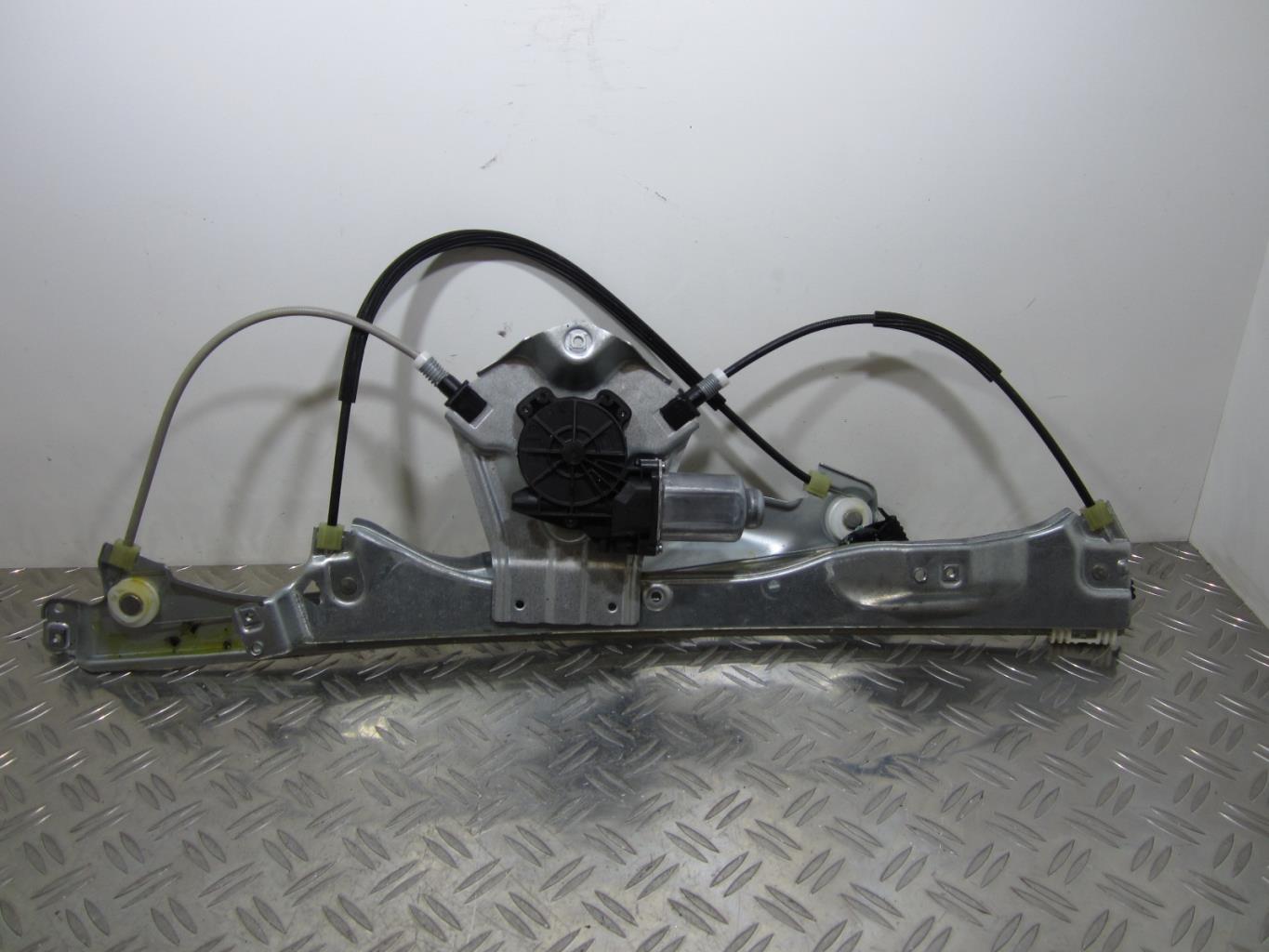 Leve vitre electrique avant droit RENAULT CLIO 3 PHASE 1 – 8200291147