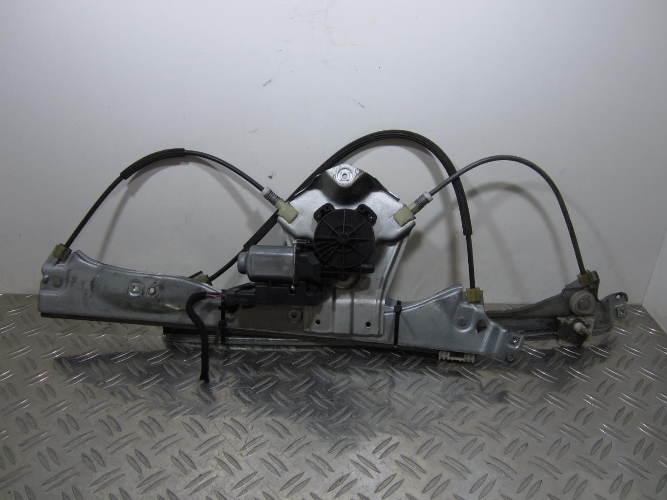 Leve vitre electrique avant gauche RENAULT CLIO 3 PHASE 1 – 400858G