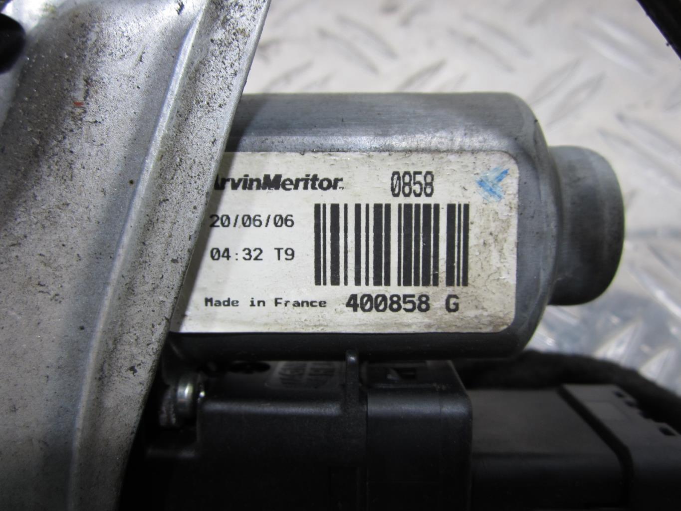 Leve vitre electrique avant gauche RENAULT CLIO 3 PHASE 1 – 400858G