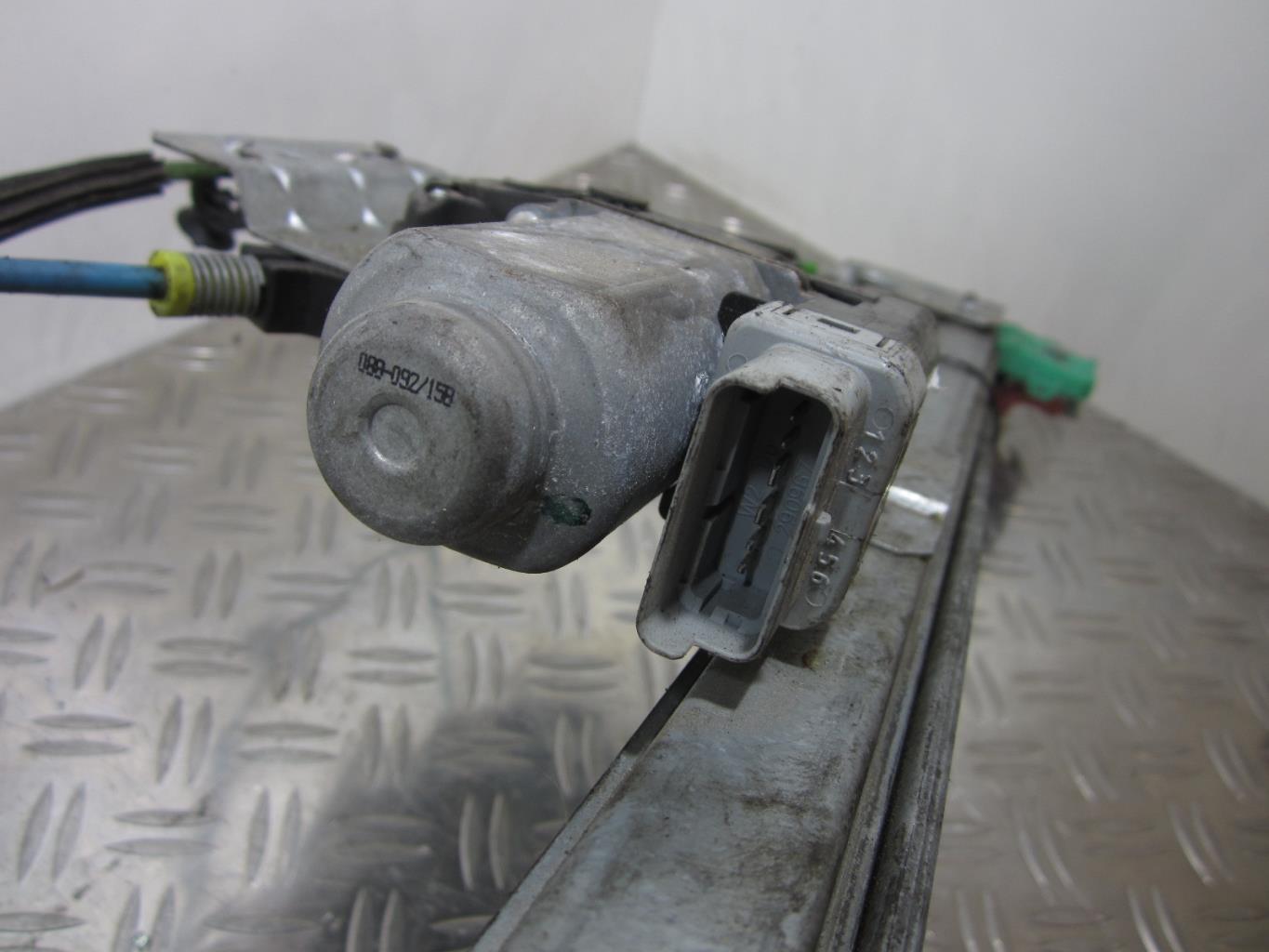 Leve vitre electrique avant droit CITROEN JUMPY 2 – 401786BO