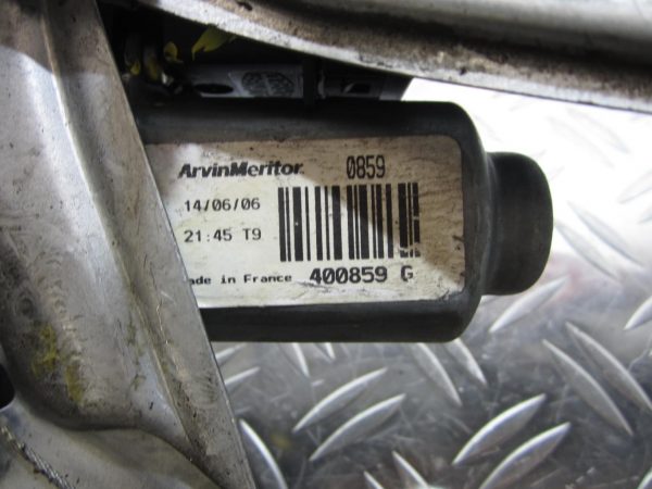 Leve vitre electrique avant droit RENAULT CLIO 3 PHASE 2 – 400859G