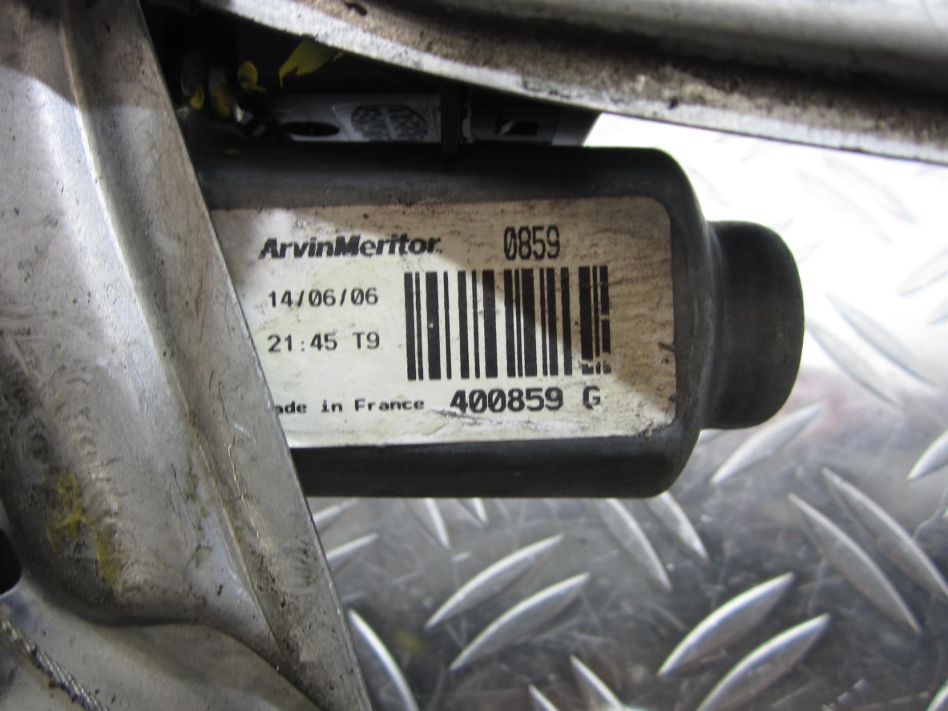 Leve vitre electrique avant droit RENAULT CLIO 3 PHASE 2 – 400859G
