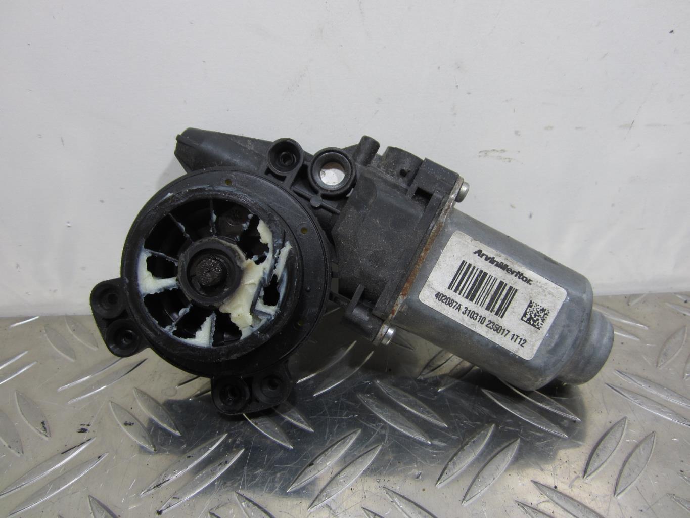 Moteur leve vitre avant gauche RENAULT KANGOO 2 PHASE 2 – 402087A
