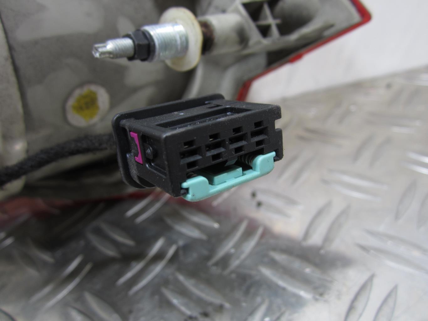 Feu arriere principal droit (feux) VOLKSWAGEN EOS CABRIO PHASE 1 – 1Q0945258A