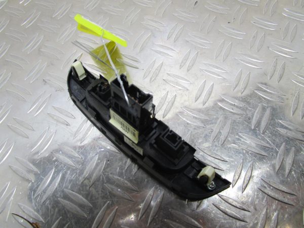 Bouton de warning HYUNDAI IX 35 PHASE 2 – 847402s350