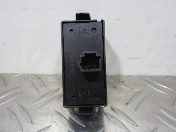 Bouton de warning RENAULT KANGOO 2 PHASE 1 – E3160101