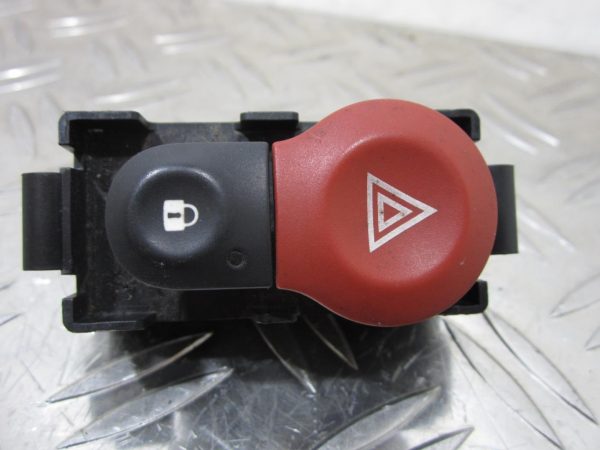 Bouton de warning RENAULT KANGOO 2 PHASE 1 – E3160101