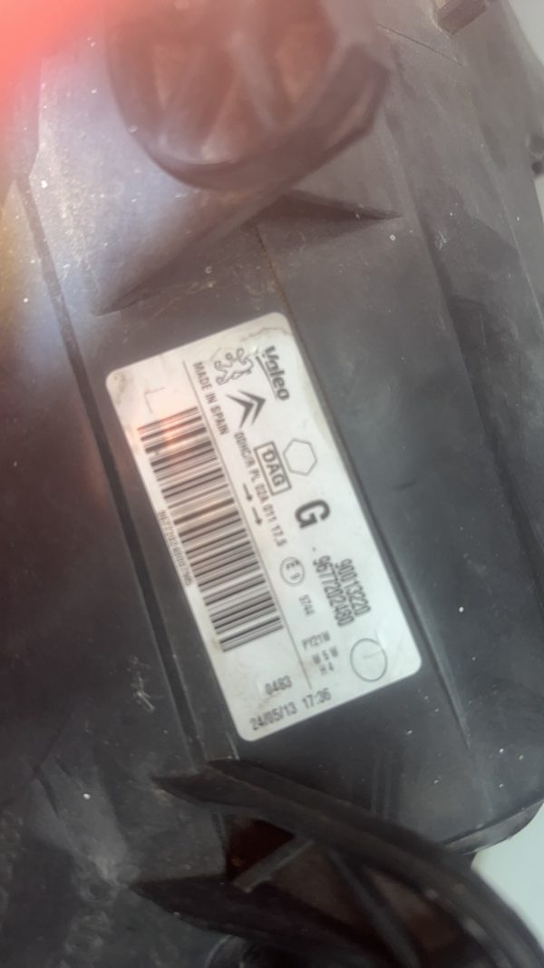 Optique avant principal gauche (feux)(phare) PEUGEOT PARTNER 2 PHASE 1 – 9677202480