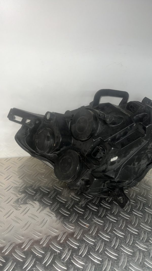 Optique avant principal gauche (feux)(phare) PEUGEOT PARTNER 2 PHASE 1 – 9677202480
