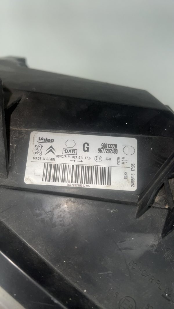 Optique avant principal gauche (feux)(phare) PEUGEOT PARTNER 2 PHASE 1 – 9677202480