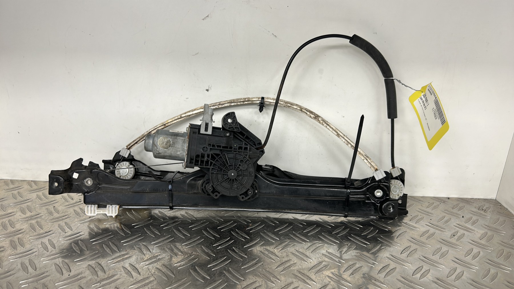 Leve vitre electrique avant gauche CITROEN DS5 PHASE 1 – 9804388280