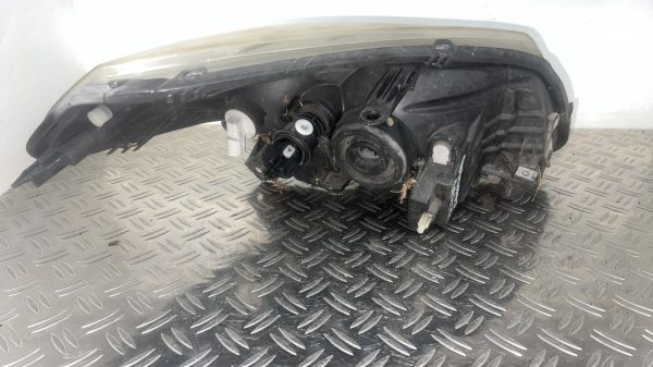 Optique avant principal gauche (feux)(phare) DACIA SANDERO 1 – 8200733878